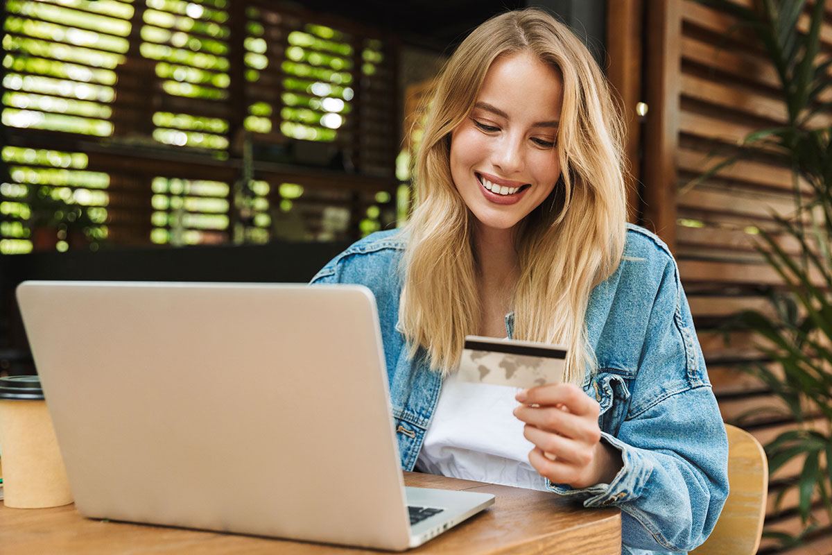 debit card versus credit card